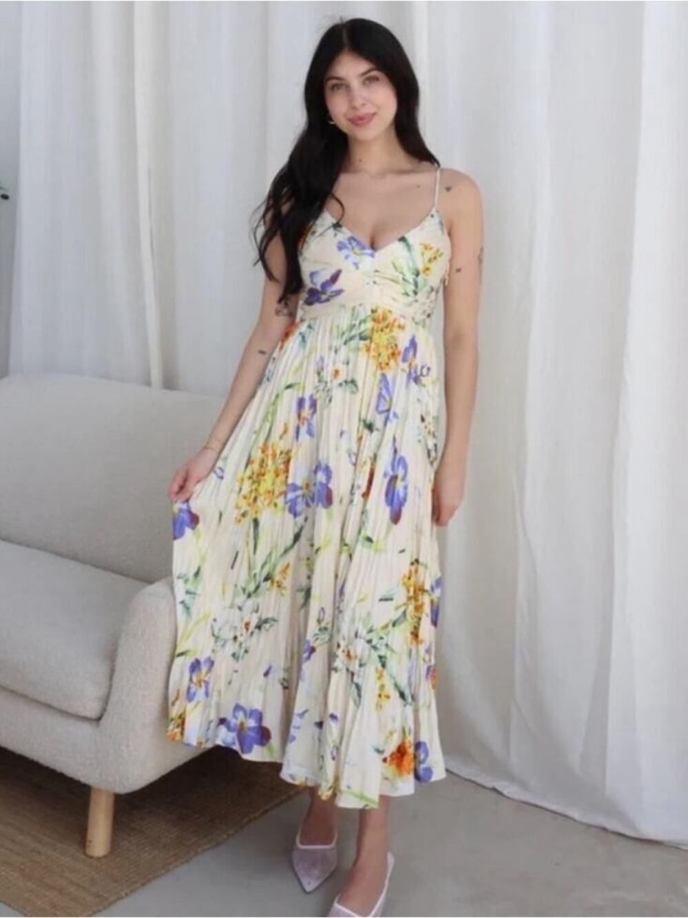 ASTR The Label Maeve Midi Dress in Multi Floral S